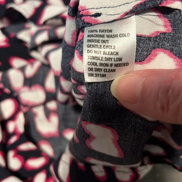 Crown & ivy top. Excellent condition. - Picture 4 of 4